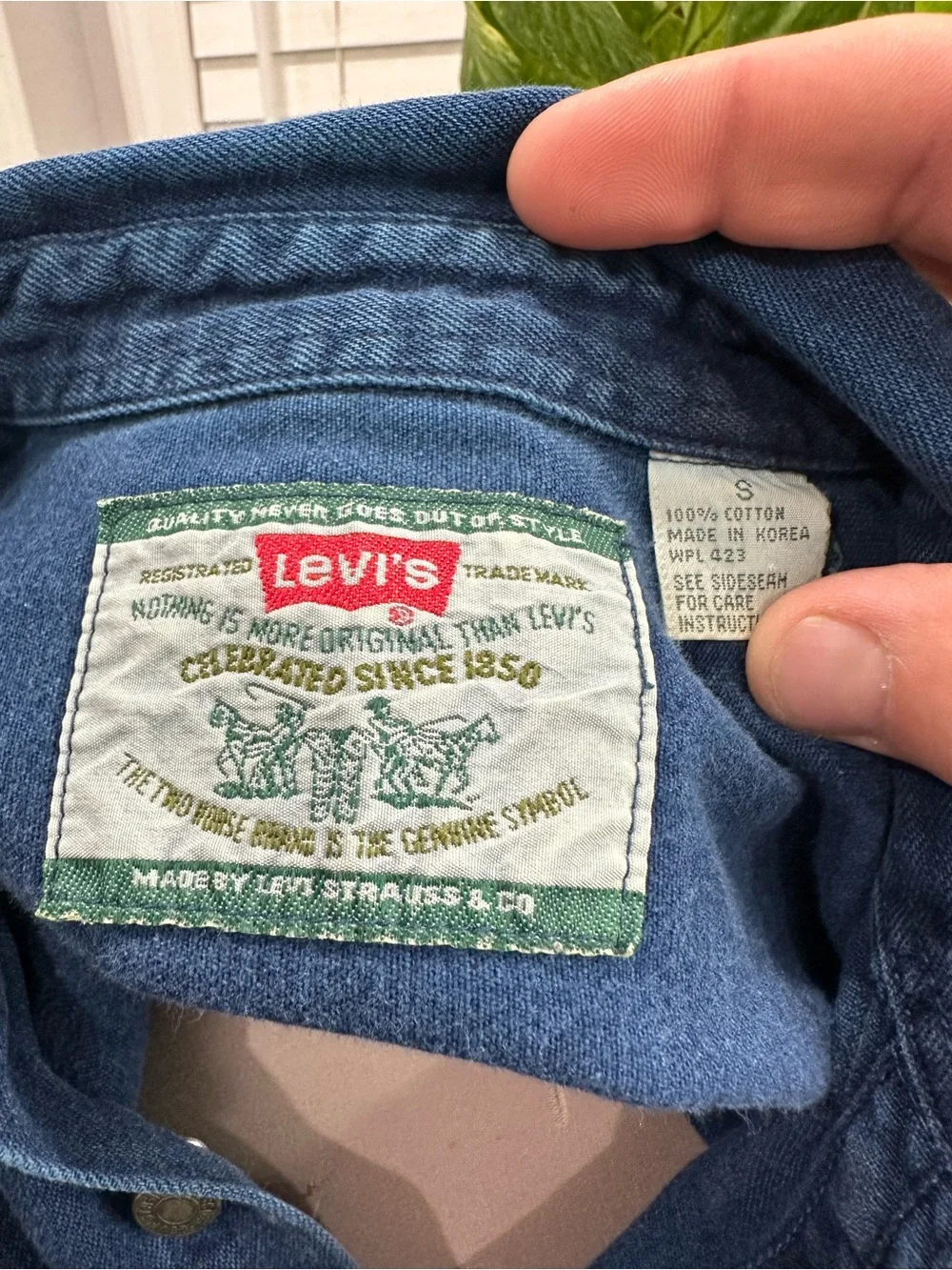 Vintage Y2K Levi's Dark Blue Denim Button-Up Shirt